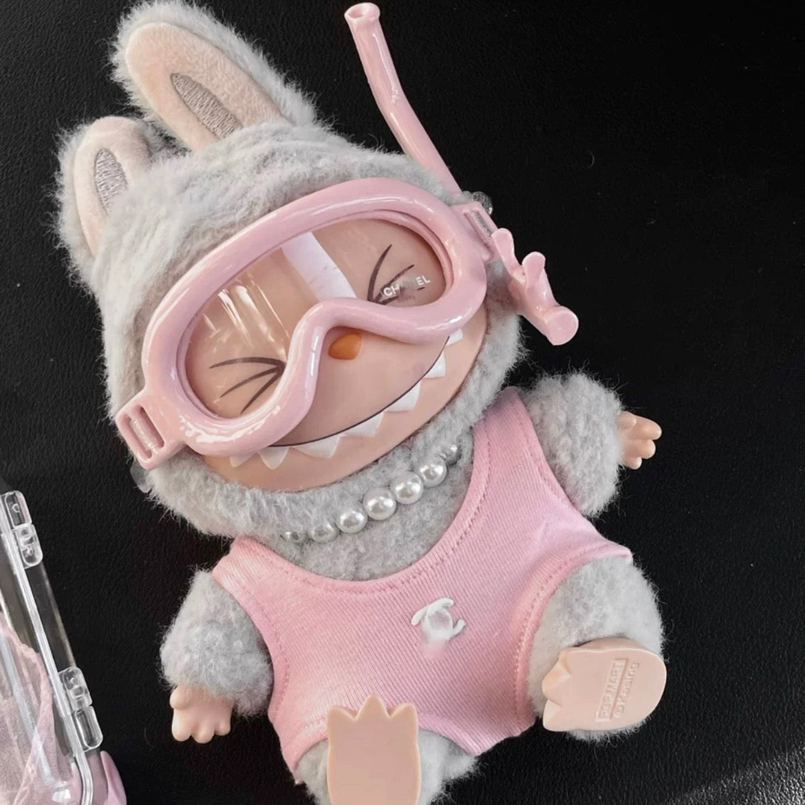 17cm Labubu Keychain Doll Outfit - Chanel-Style Diving Suit Set (Luxury Vinyl Costume for Blind Box Figures)