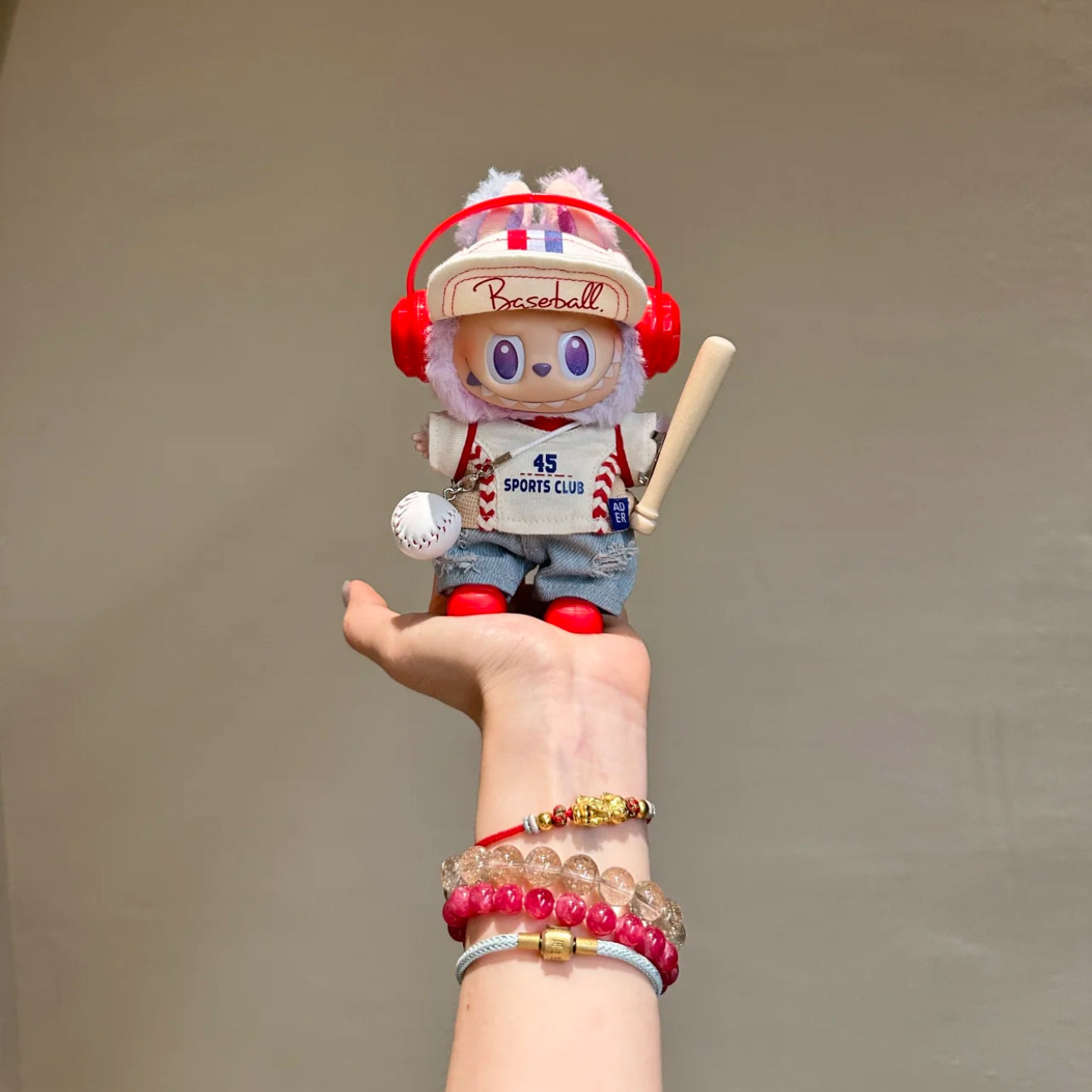 Labubu Doll Baseball Costume Set (7-Piece with Bat) – 24H Fast Shipping