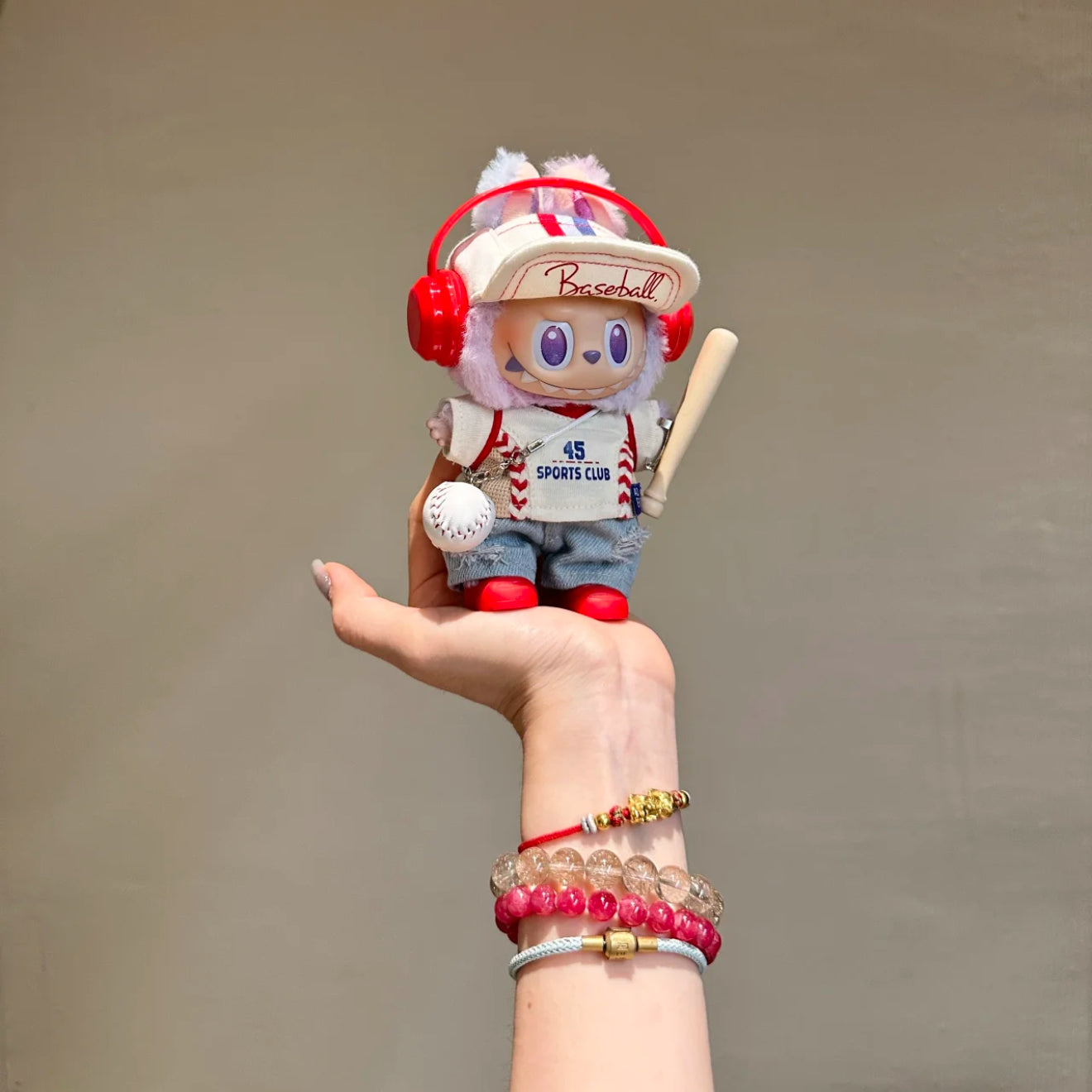 Labubu Doll Baseball Costume Set (7-Piece with Bat) – 24H Fast Shipping