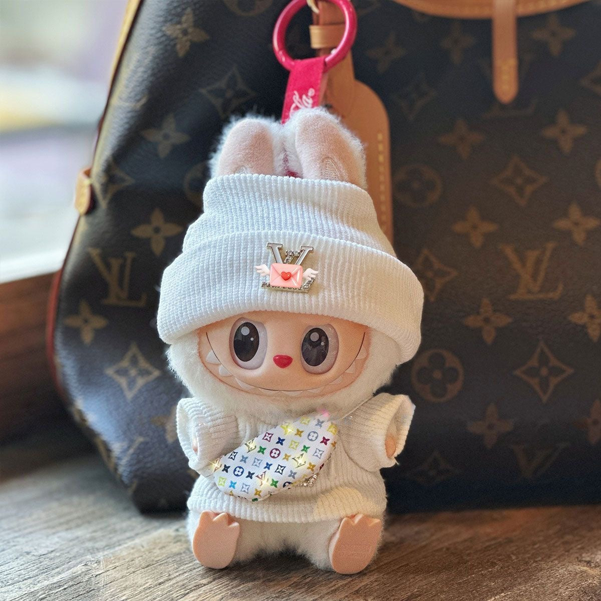 Labubu 1st/2nd/3rd Gen Doll Clothes Set - 2-Piece Cute Outfit with Keychain (Compatible with All Generations)